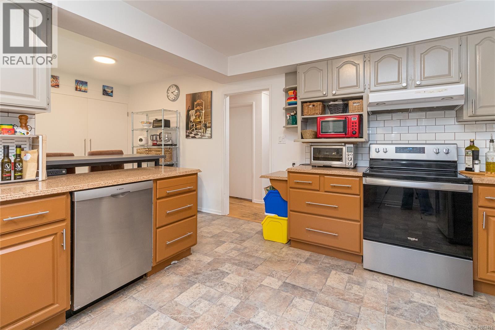 644 Fernhill Rd Property Photo 18