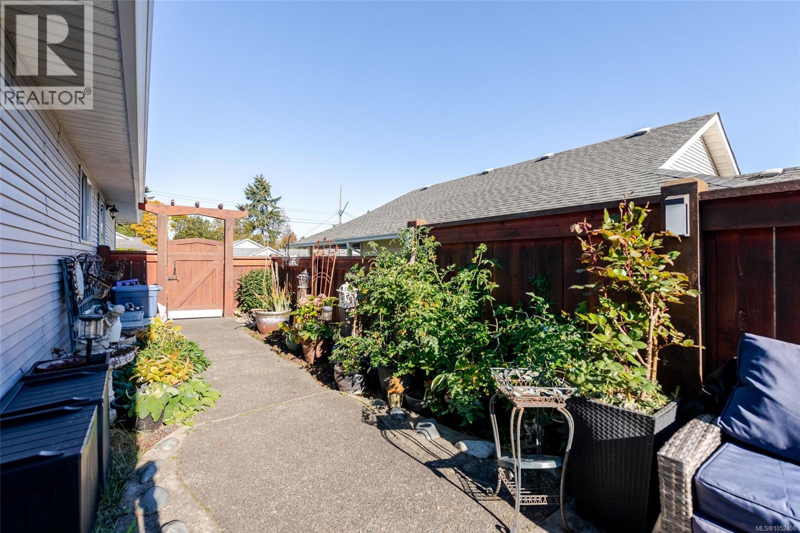 A 770 Park Pl Property Photo 8