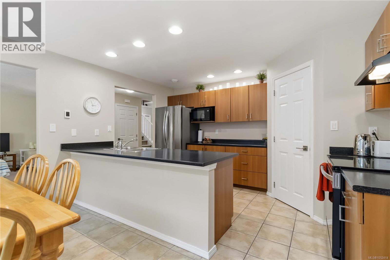 6711 Nott Pl Property Photo 8