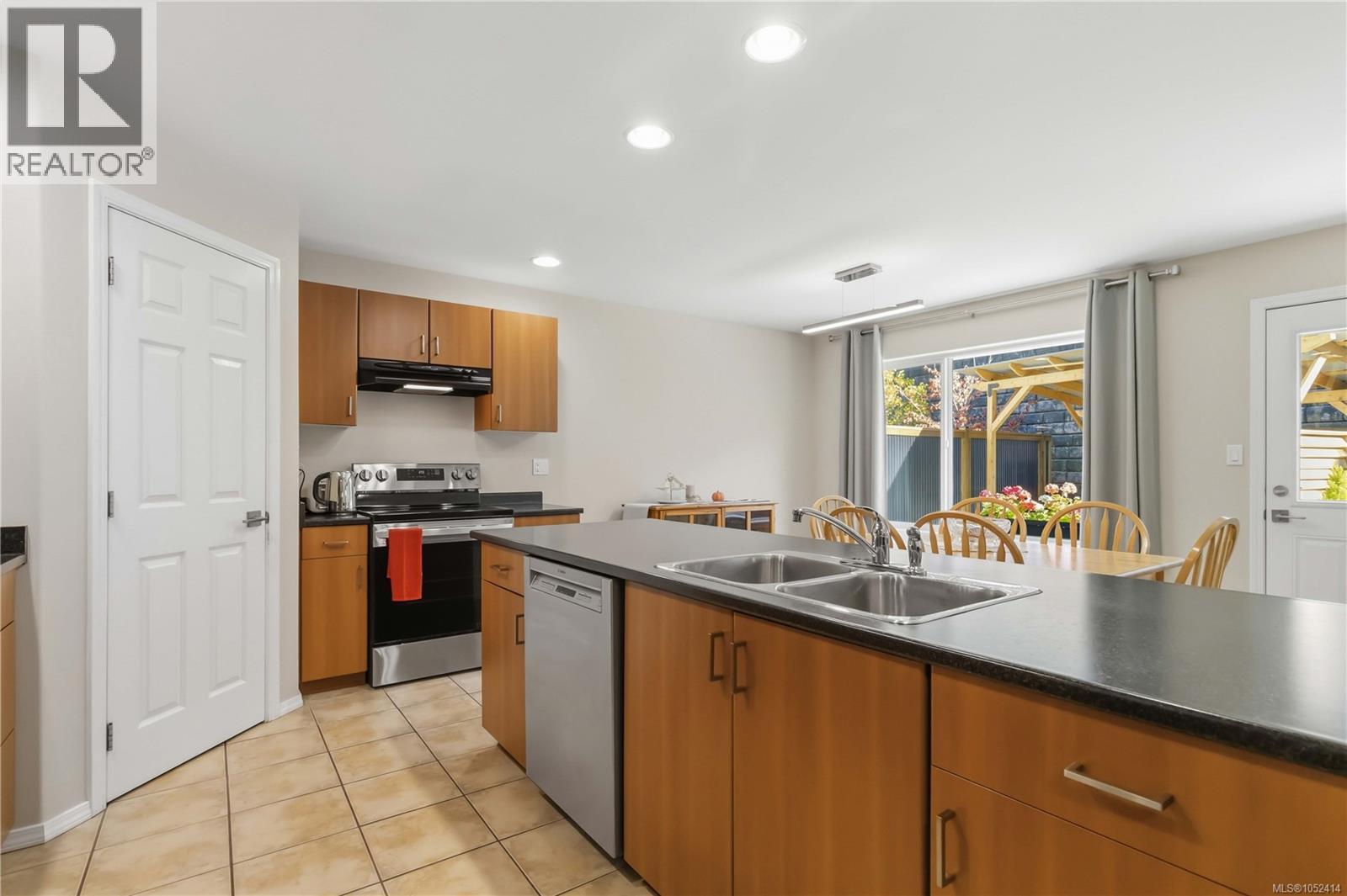 6711 Nott Pl Property Photo 10