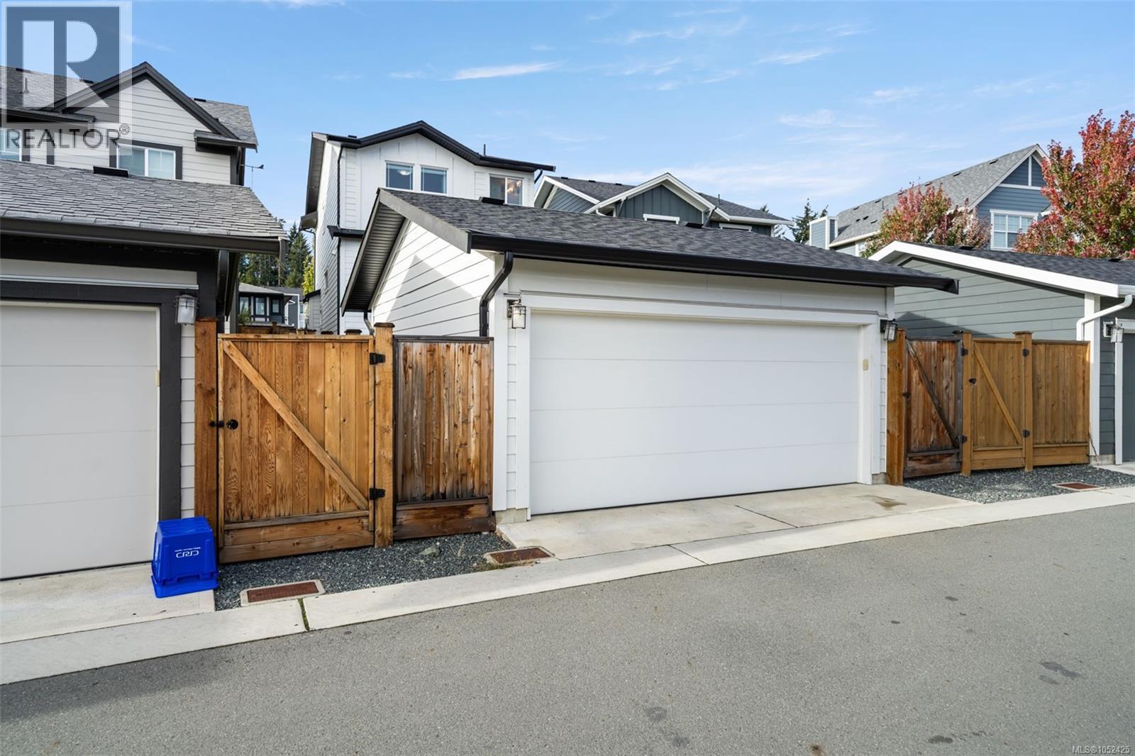 164 Caspian Dr Property Photo 24