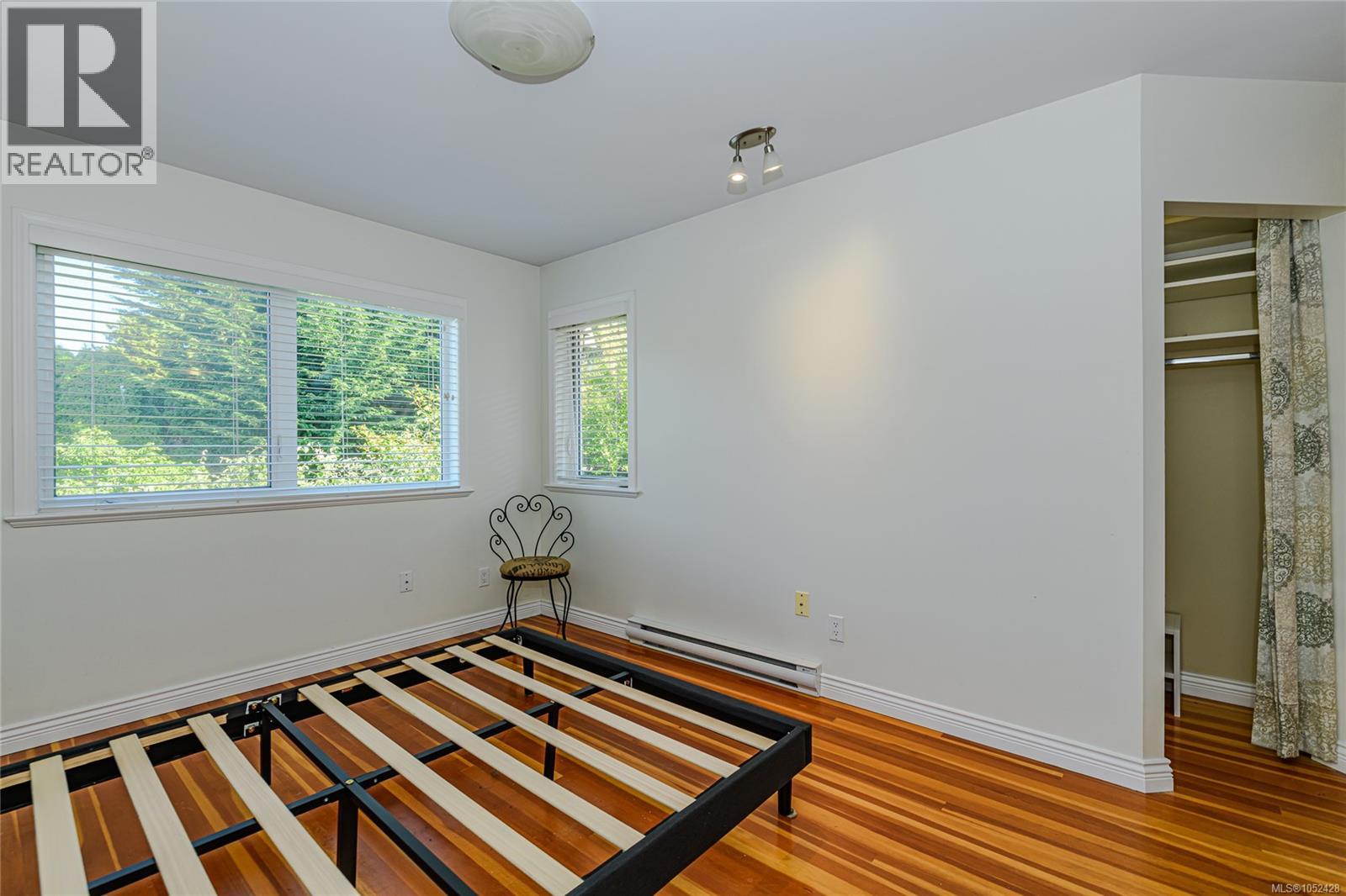 129 Moss St Property Photo 21
