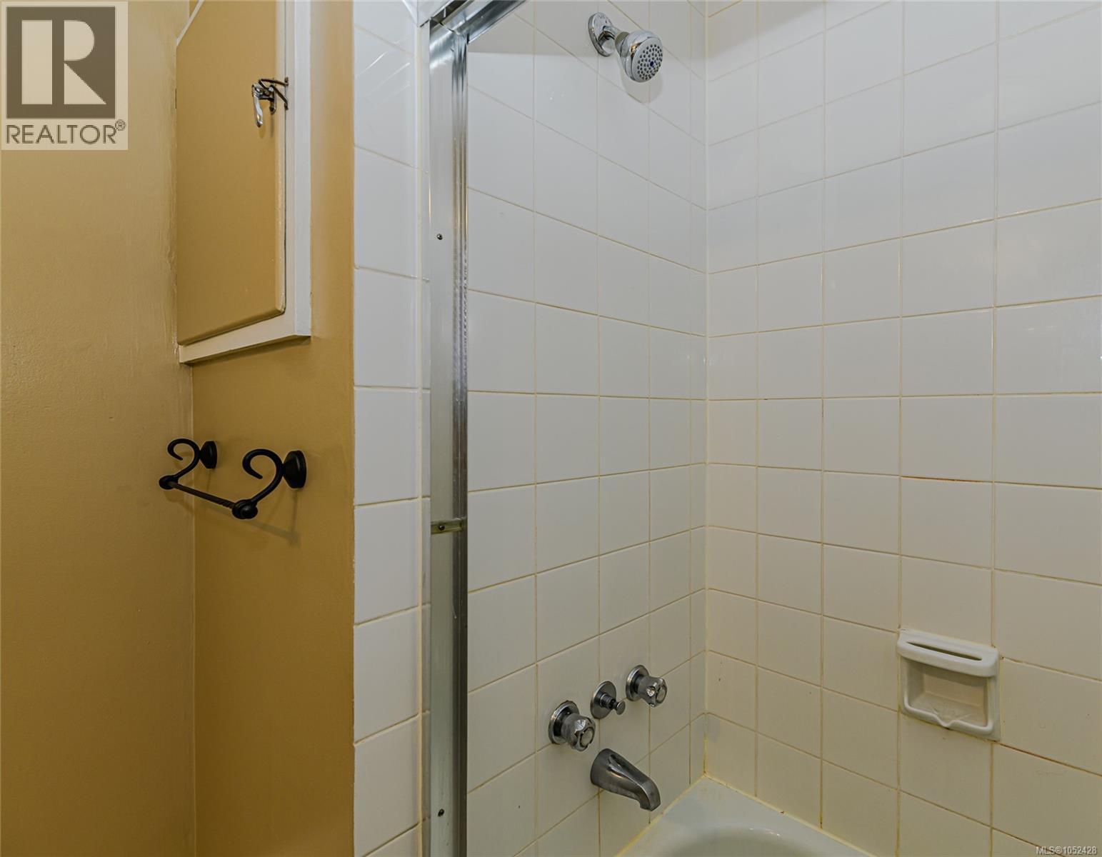 129 Moss St Property Photo 23