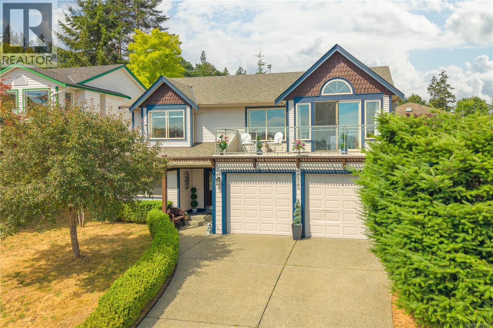 5425 Leslie Cres Property Photo 11
