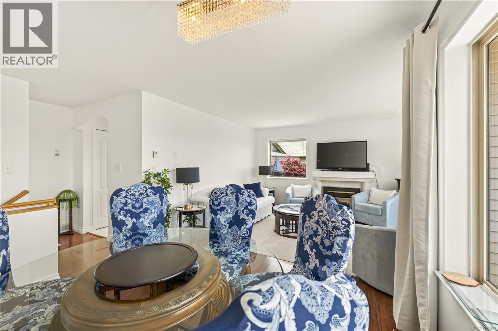 5425 Leslie Cres Property Photo 19
