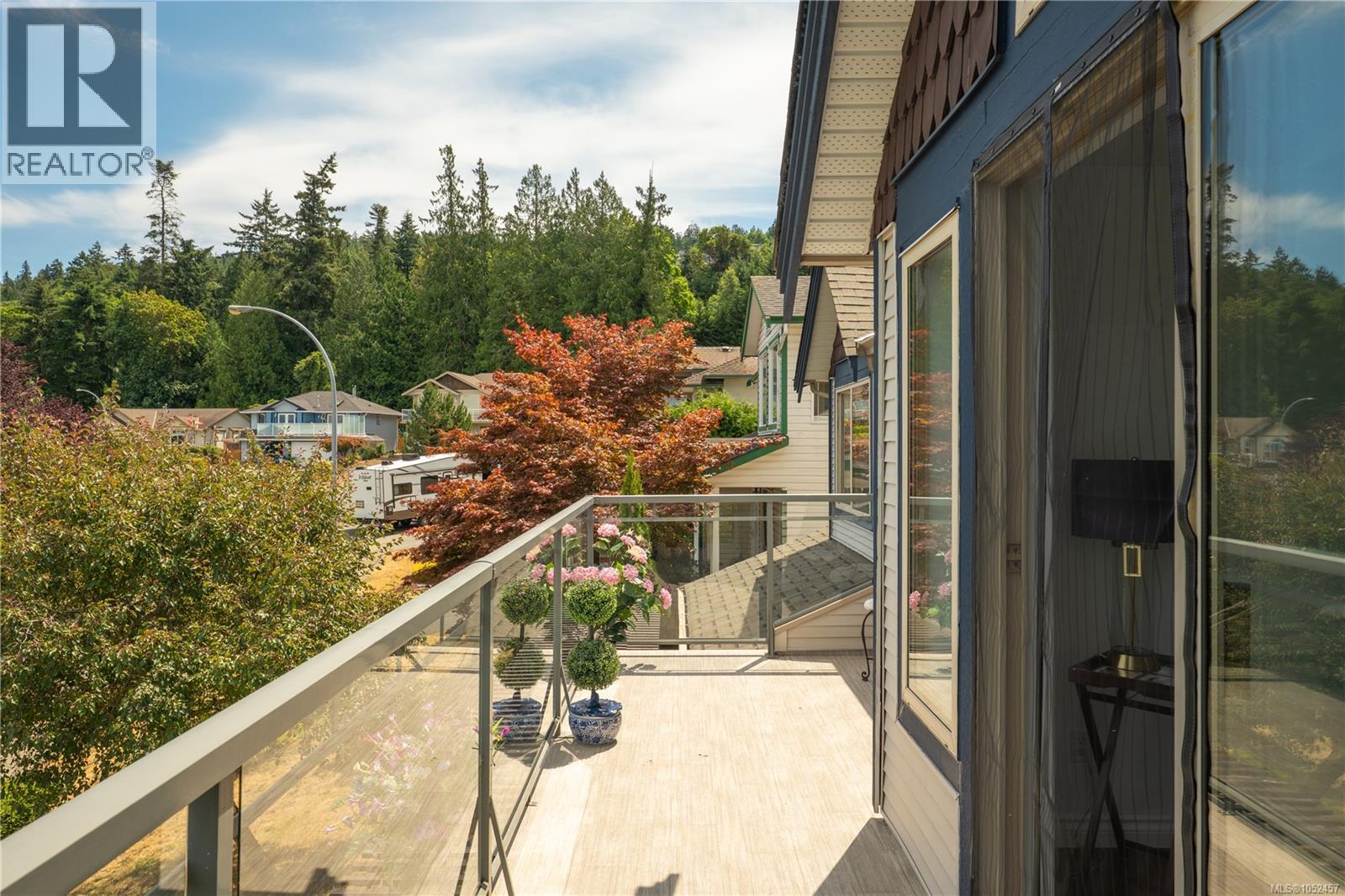 5425 Leslie Cres Property Photo 24