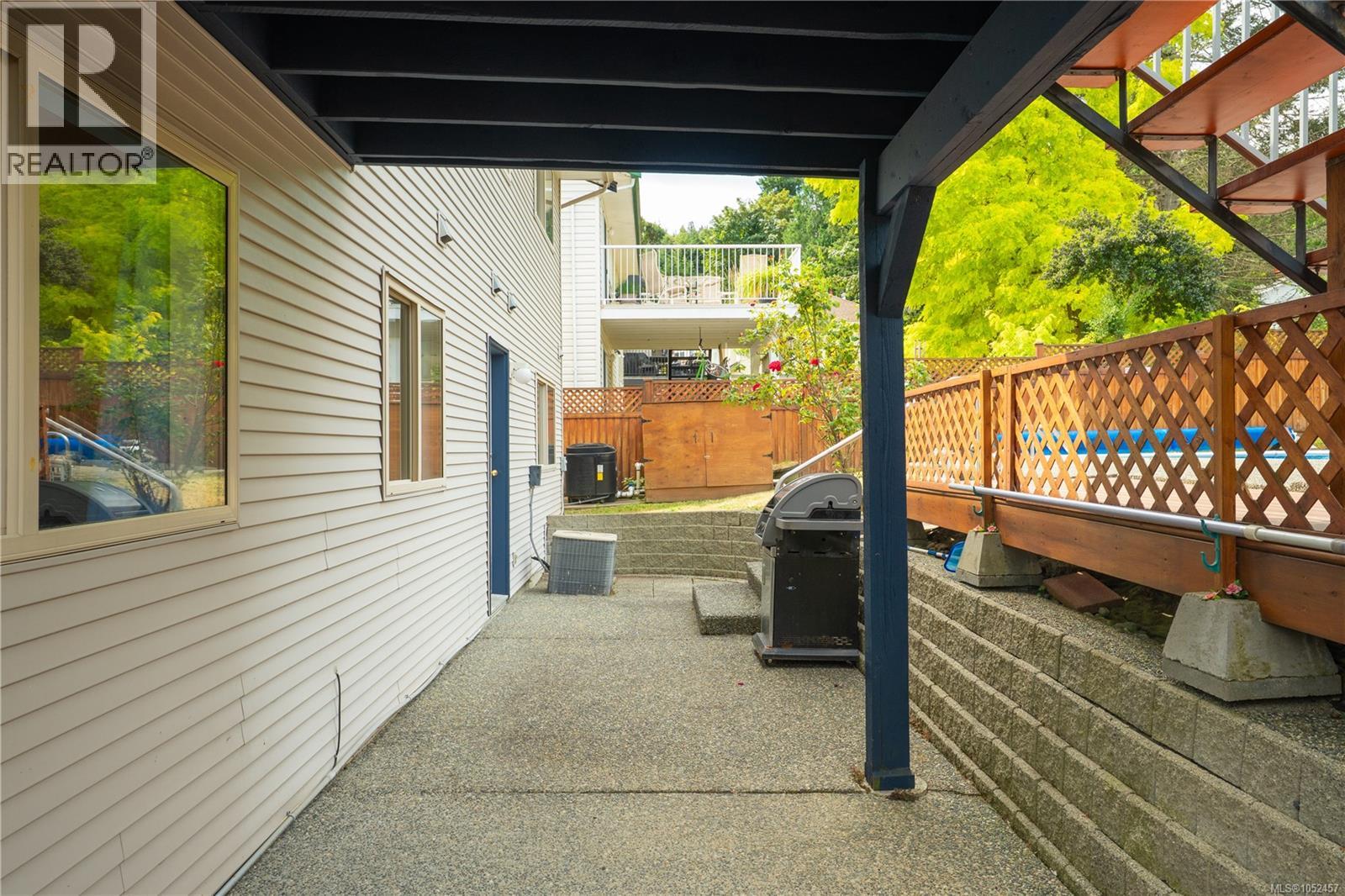 5425 Leslie Cres Property Photo 55