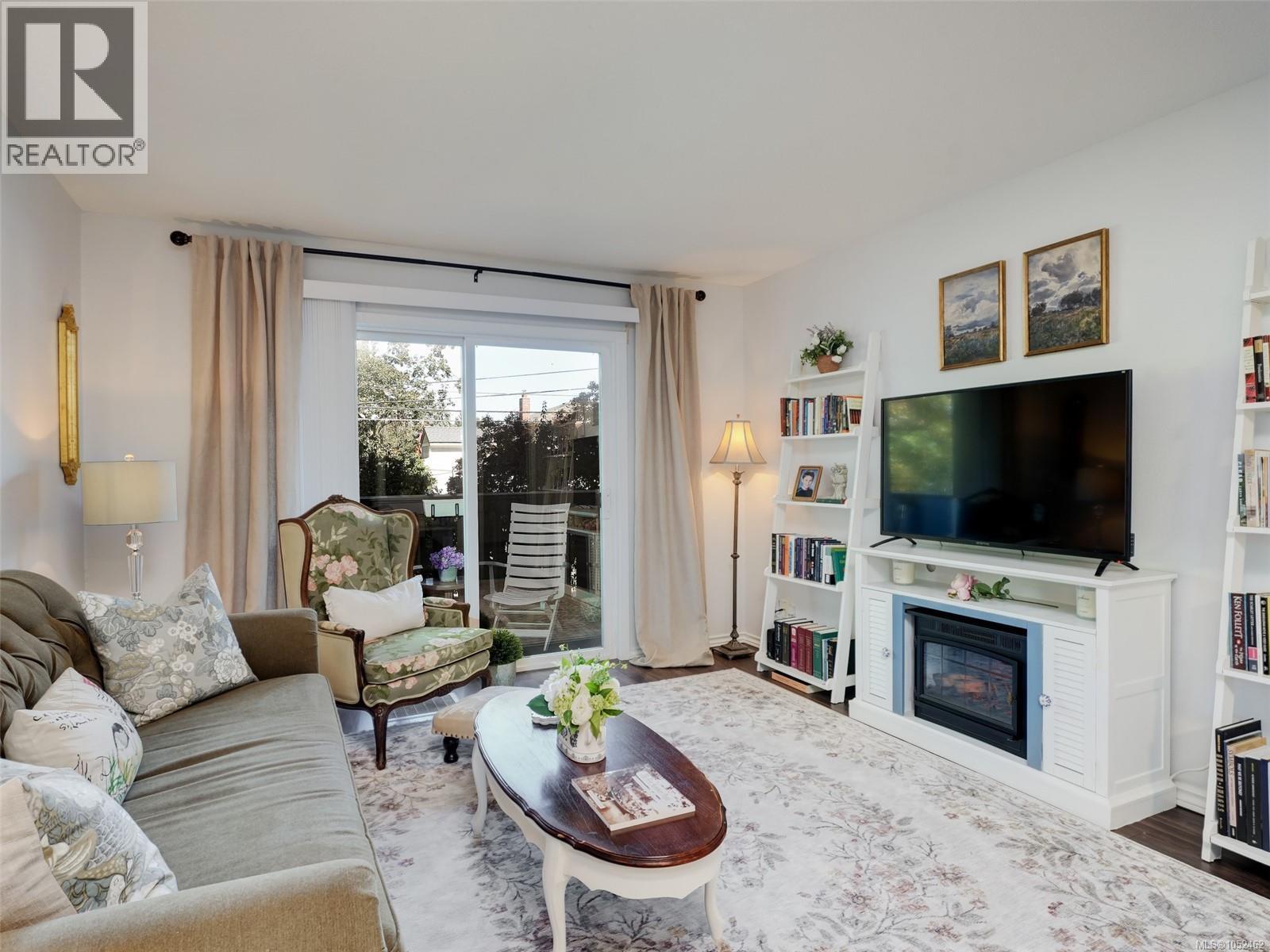 201 1215 Bay St Property Photo 2