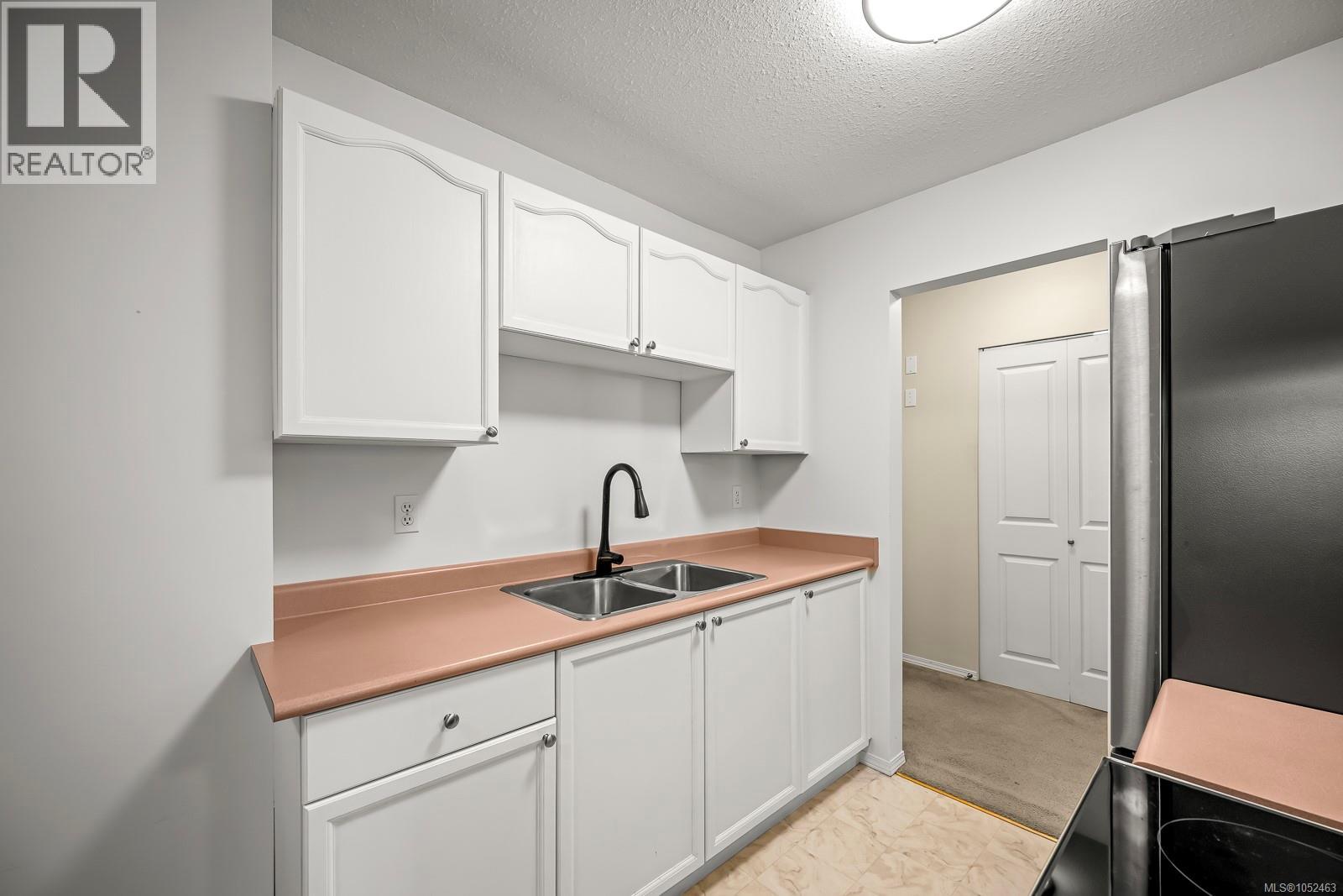 311 1045 Cumberland Rd Property Photo 2