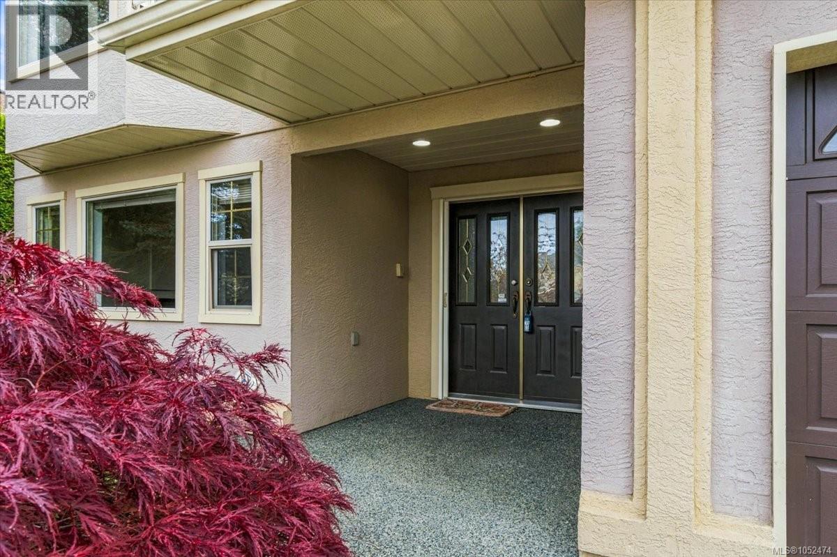 6439 Nidri Pl Property Photo 2