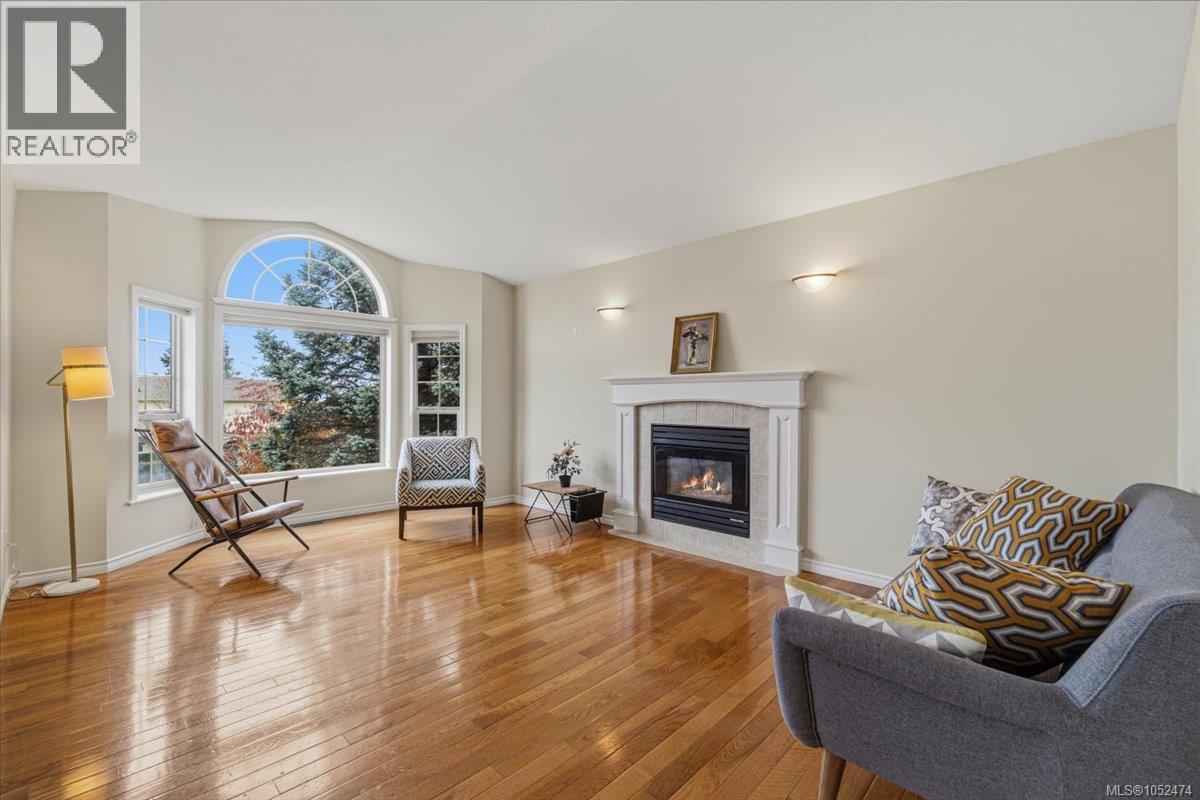 6439 Nidri Pl Property Photo 5