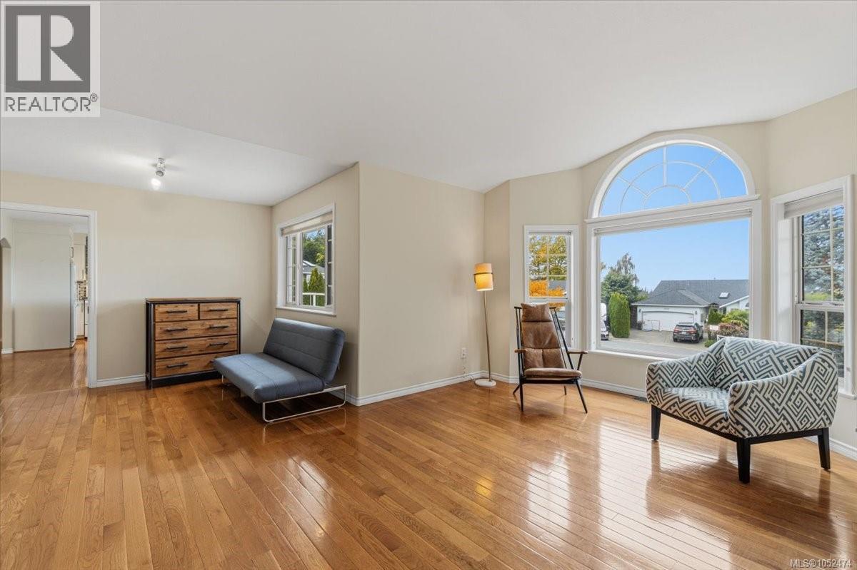 6439 Nidri Pl Property Photo 7