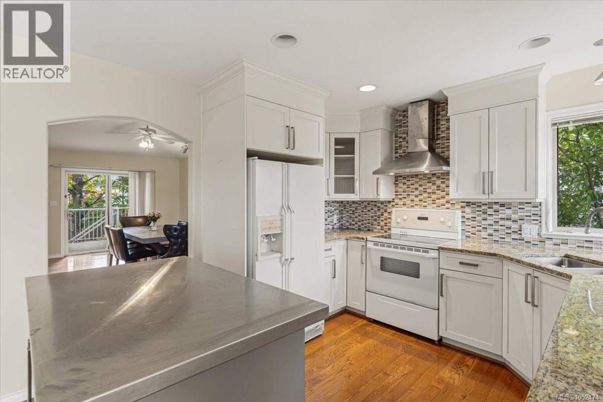 6439 Nidri Pl Property Photo 10
