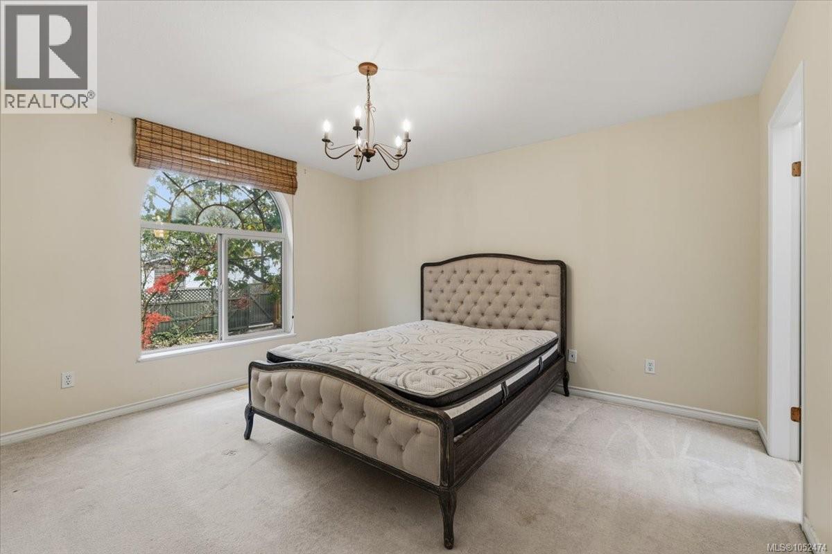6439 Nidri Pl Property Photo 14