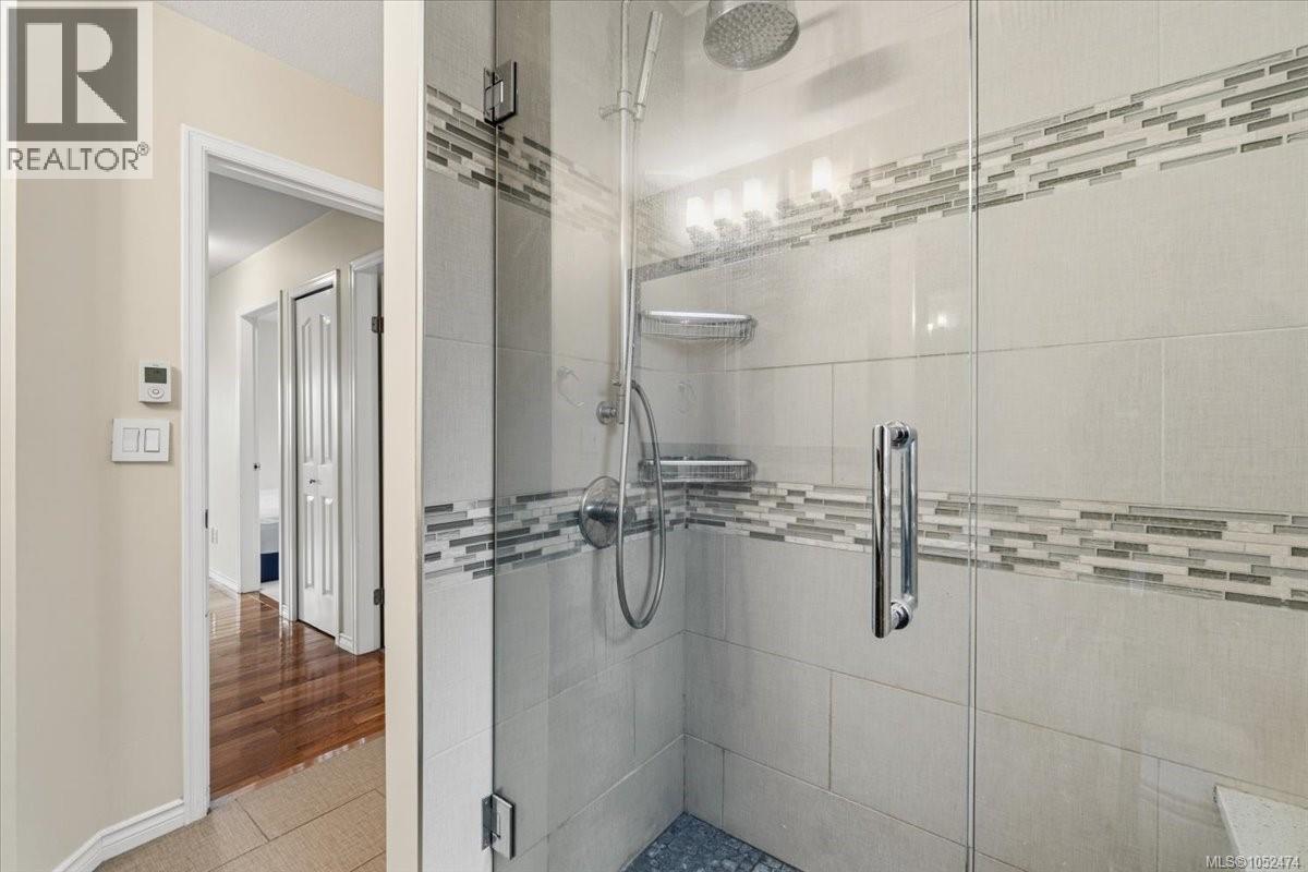 6439 Nidri Pl Property Photo 16