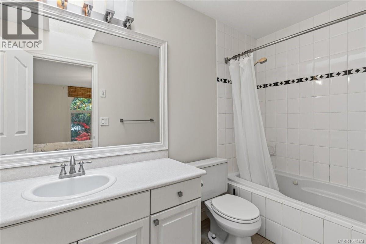 6439 Nidri Pl Property Photo 18