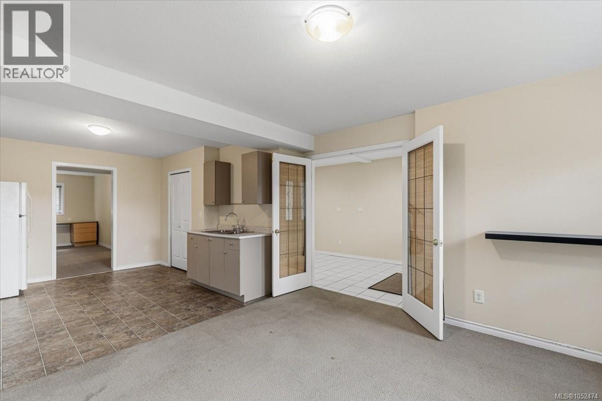 6439 Nidri Pl Property Photo 25