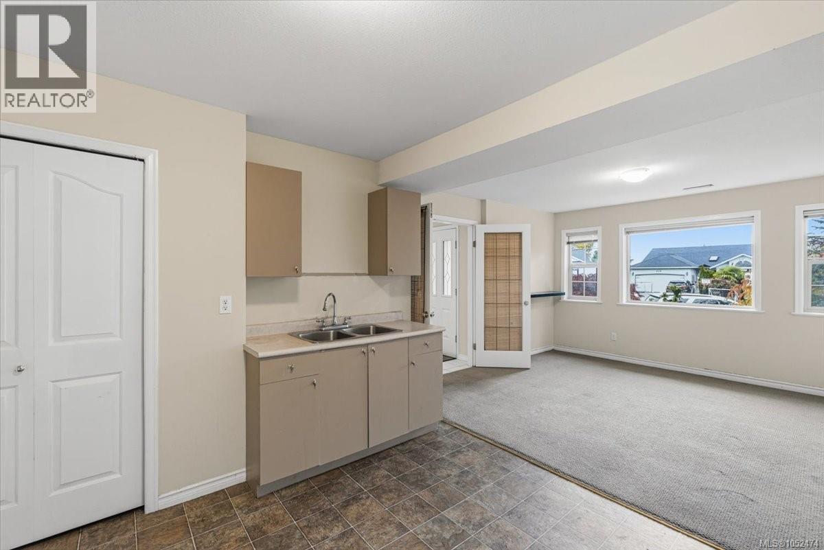 6439 Nidri Pl Property Photo 27