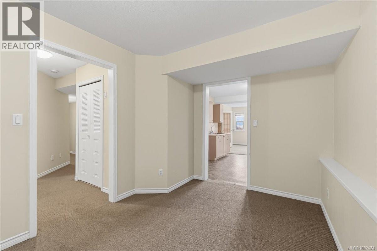 6439 Nidri Pl Property Photo 30