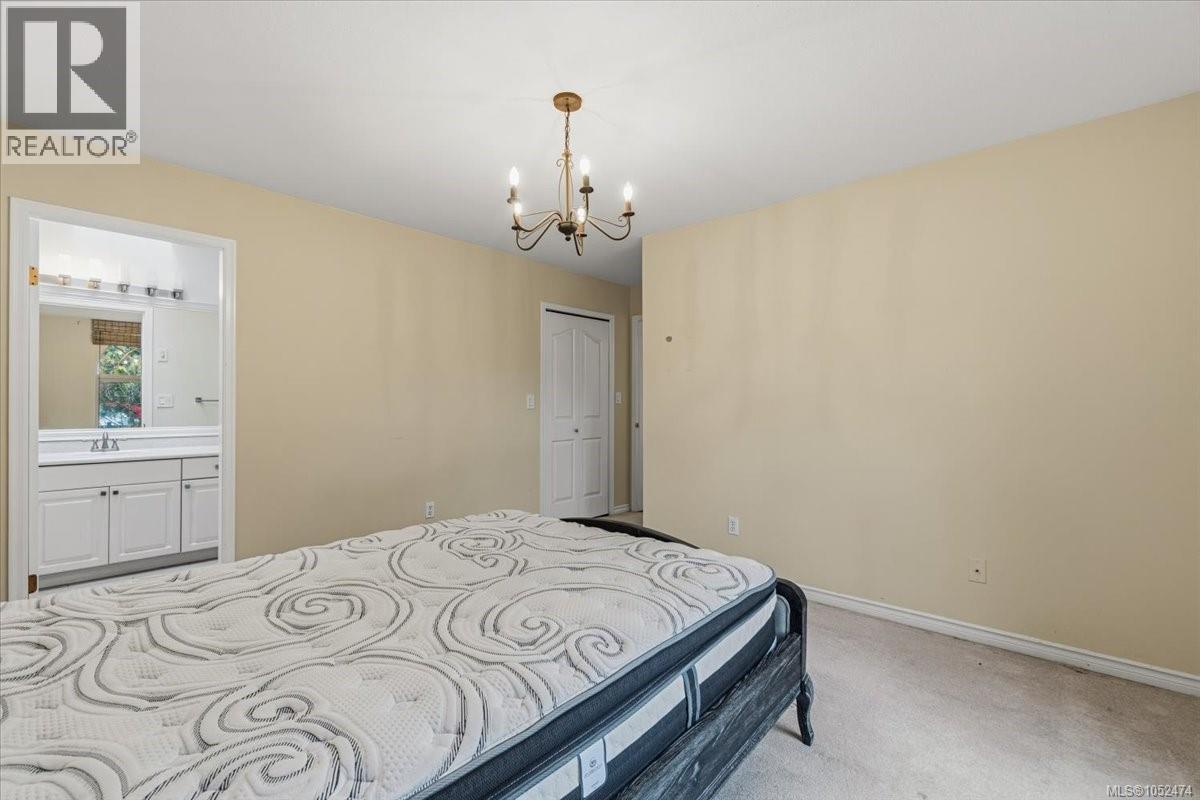6439 Nidri Pl Property Photo 33