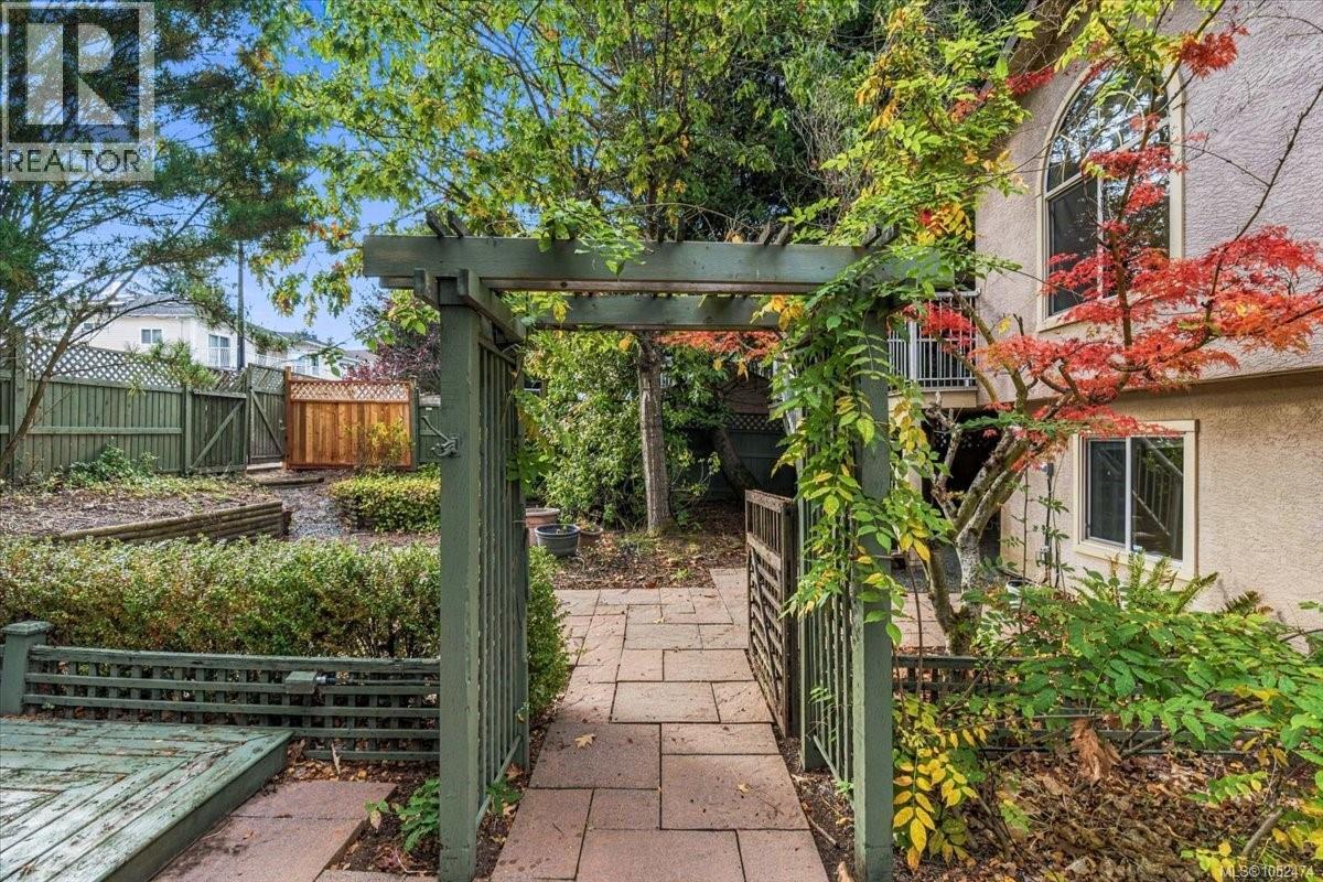 6439 Nidri Pl Property Photo 37