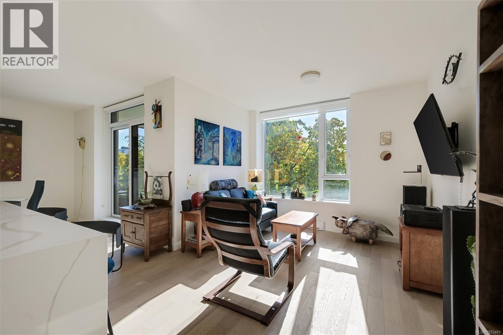 307 550 Michigan St Property Photo 5