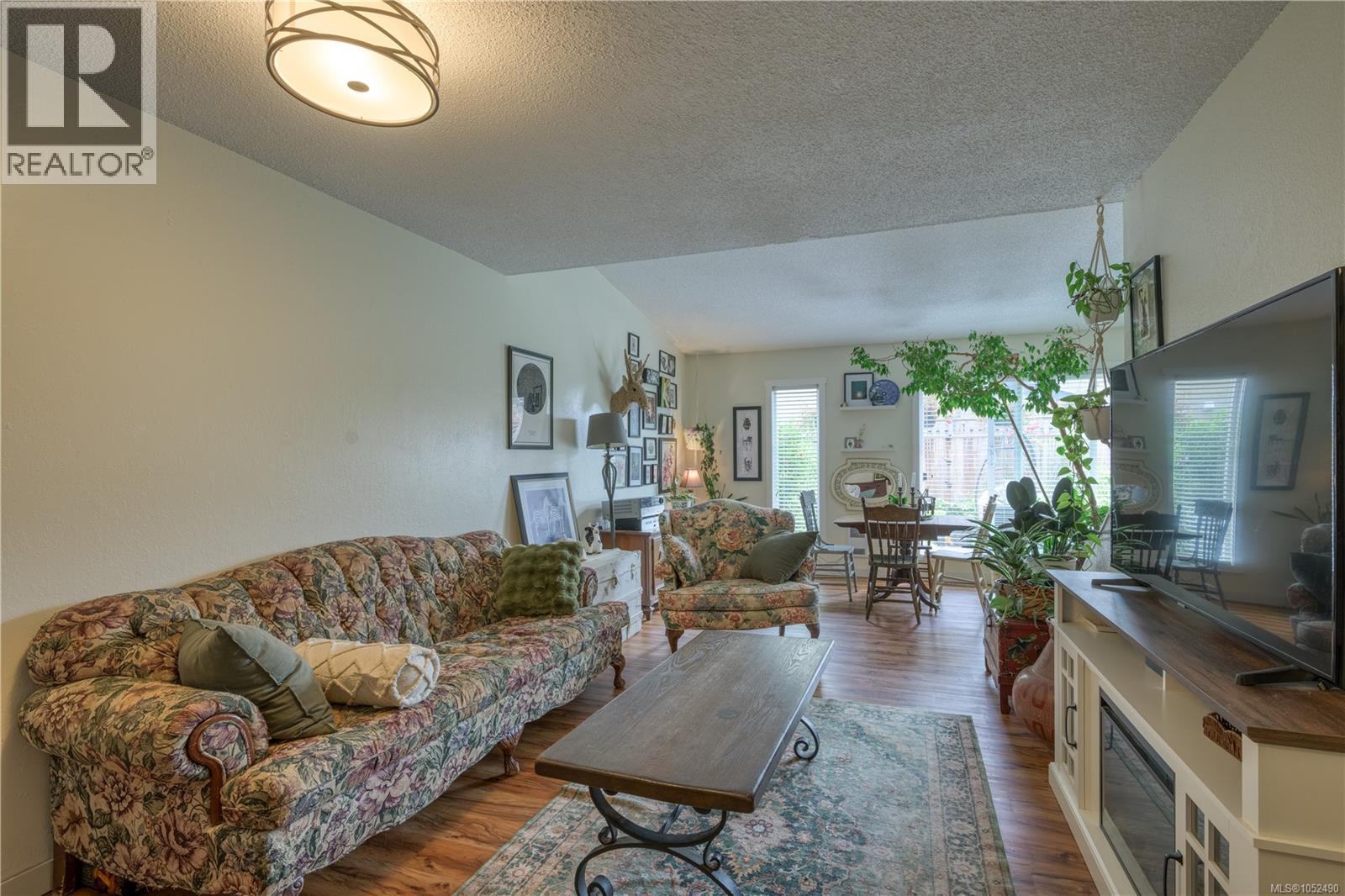 19 9130 Granville St Property Photo 6