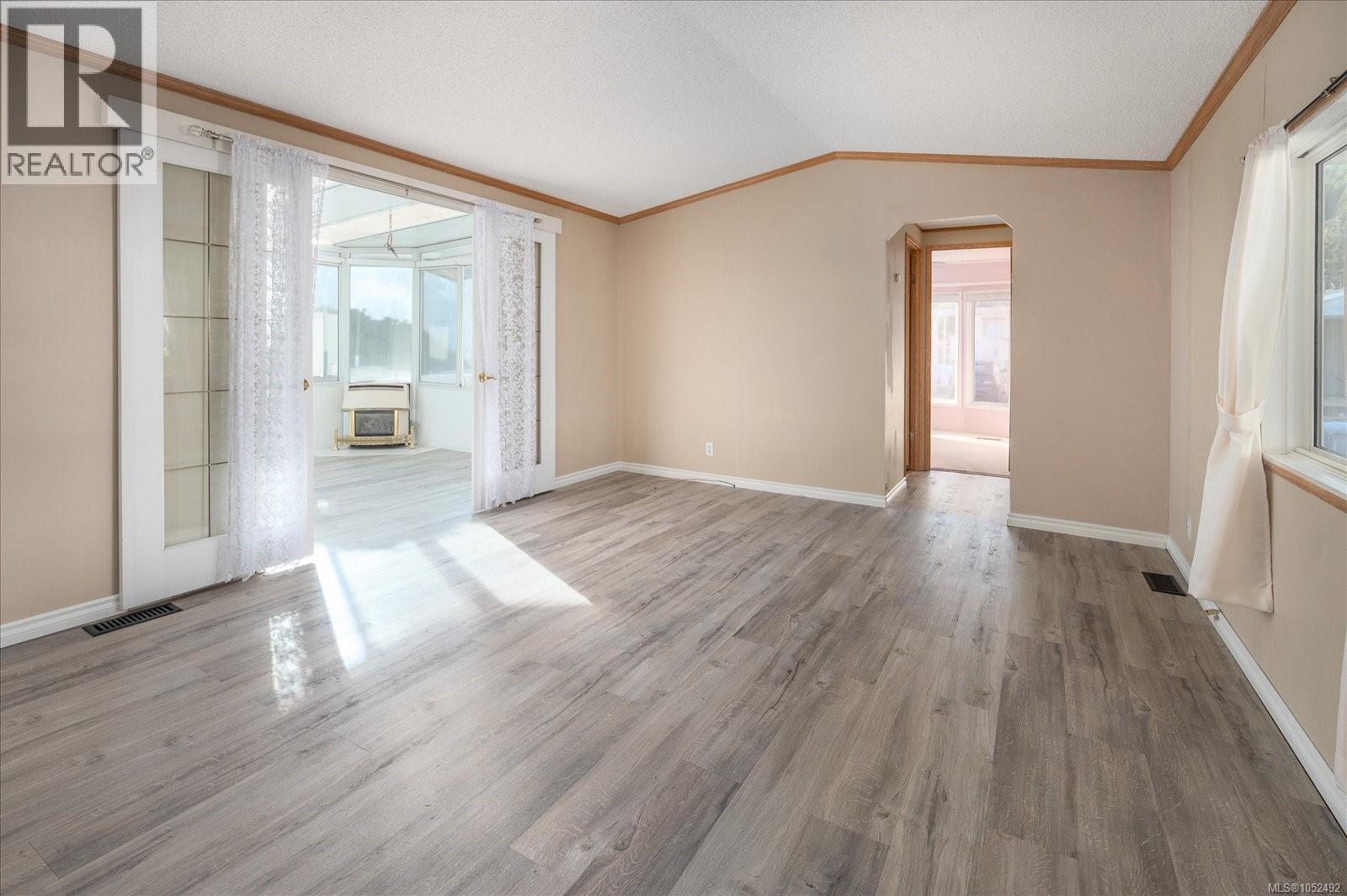 1839 Valley Oak Dr Property Photo 9