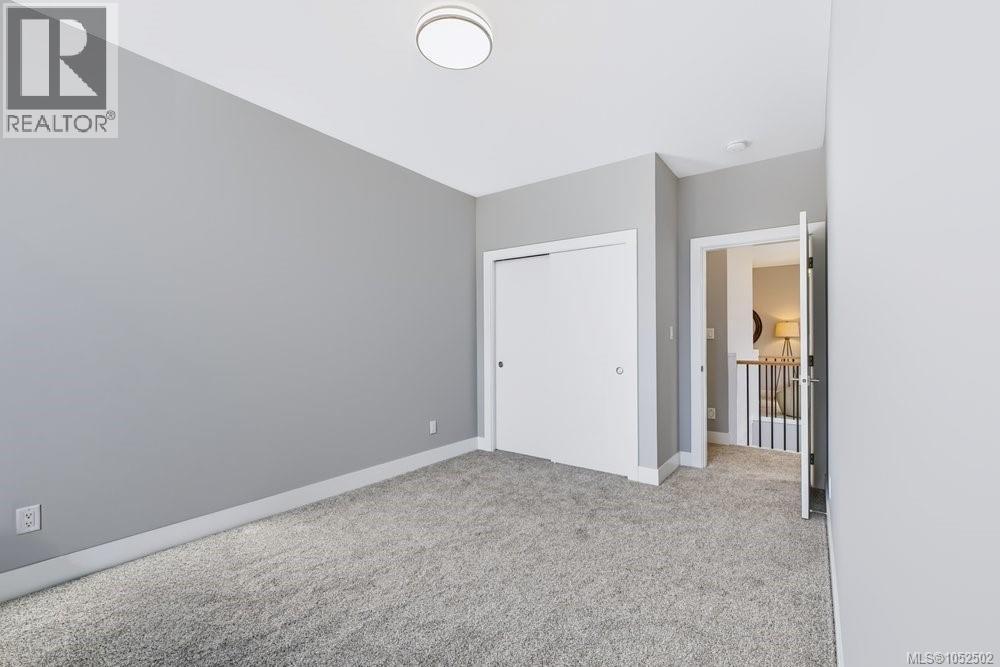 3861 Olympian Way Property Photo 39