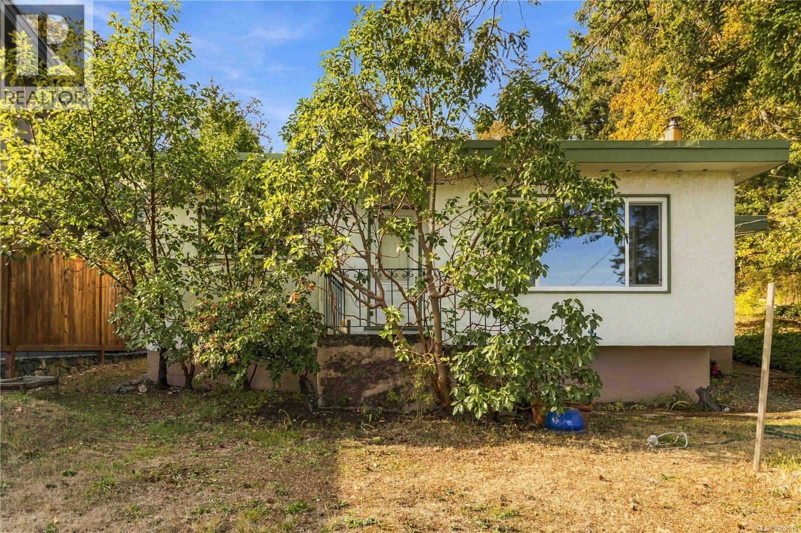 3904 Wilkinson Rd Property Photo 3