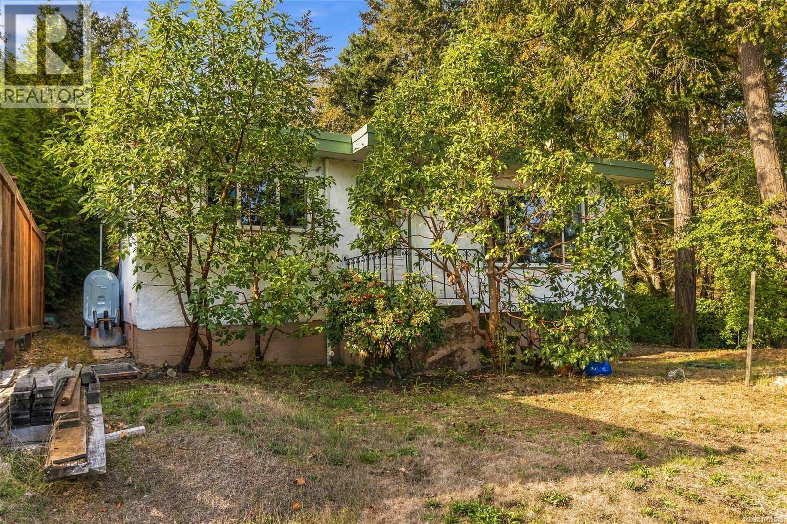 3904 Wilkinson Rd Property Photo 4
