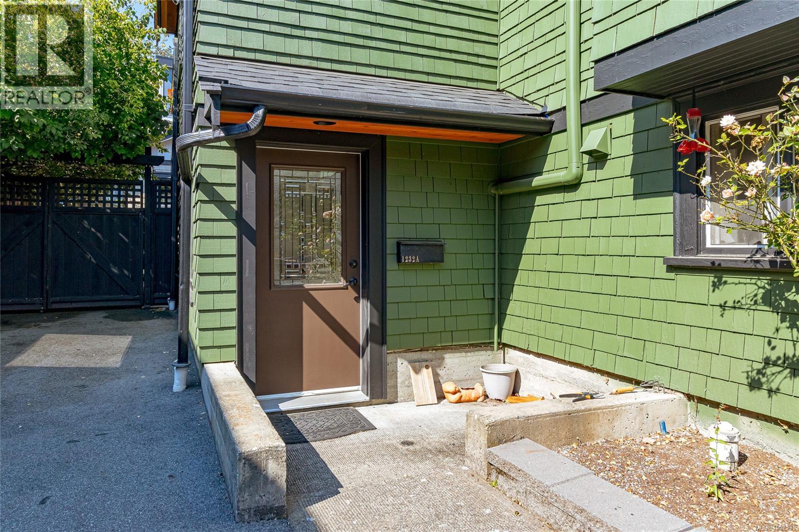 1232 Effingham St Property Photo 19