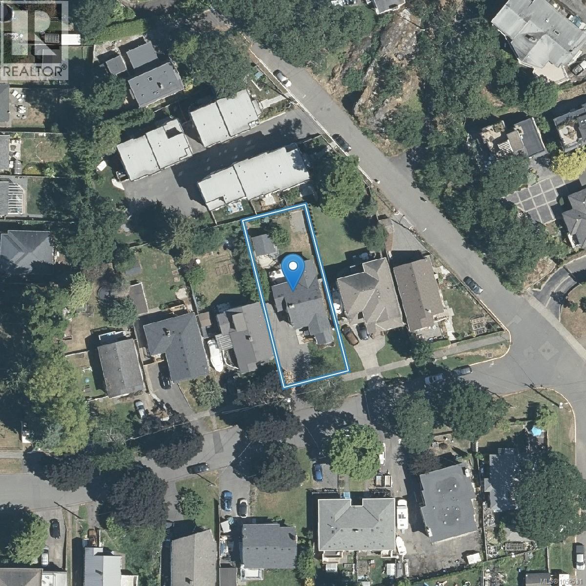 1232 Effingham St Property Photo 42