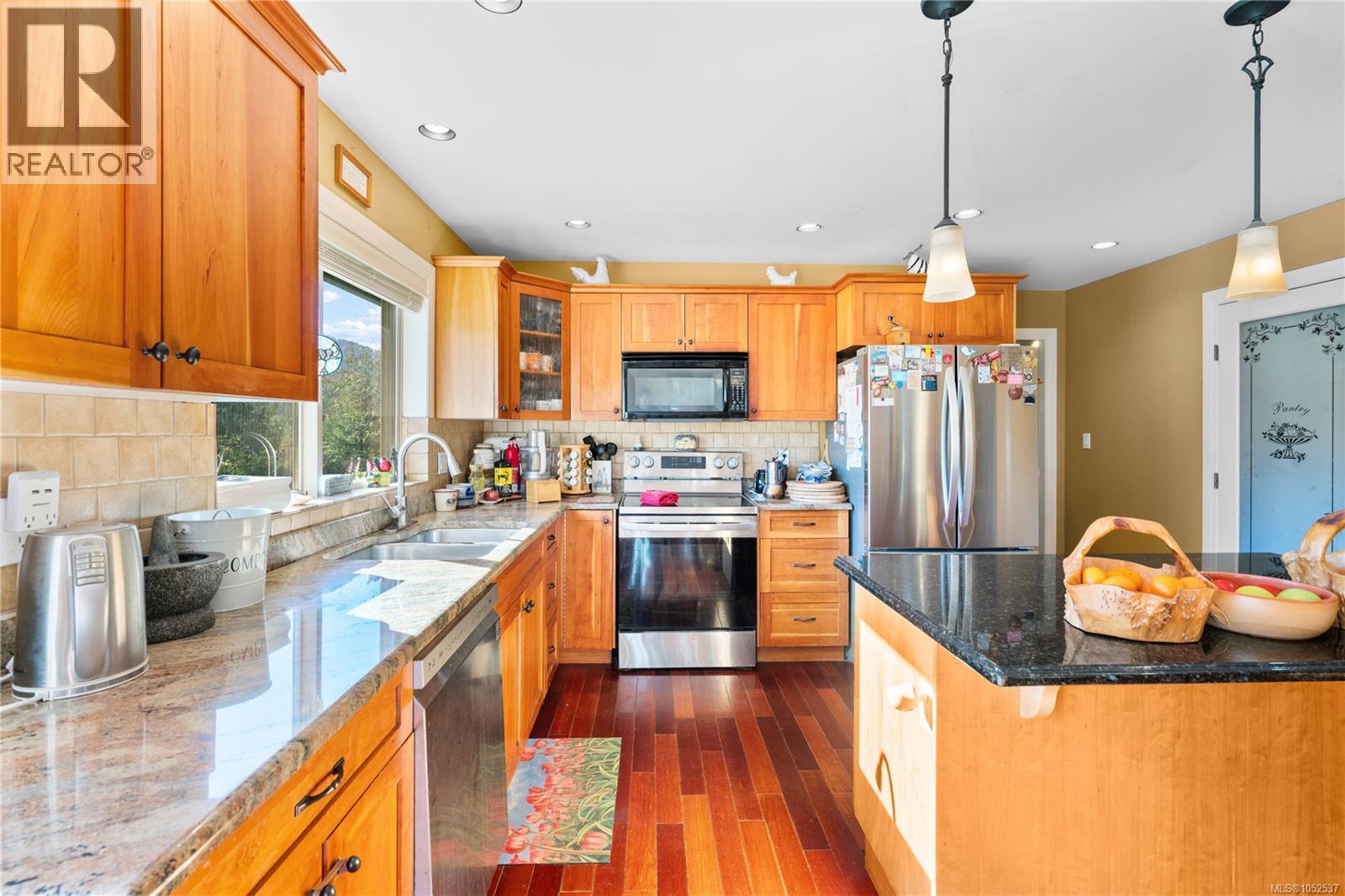 762 Memory Lane Property Photo 14