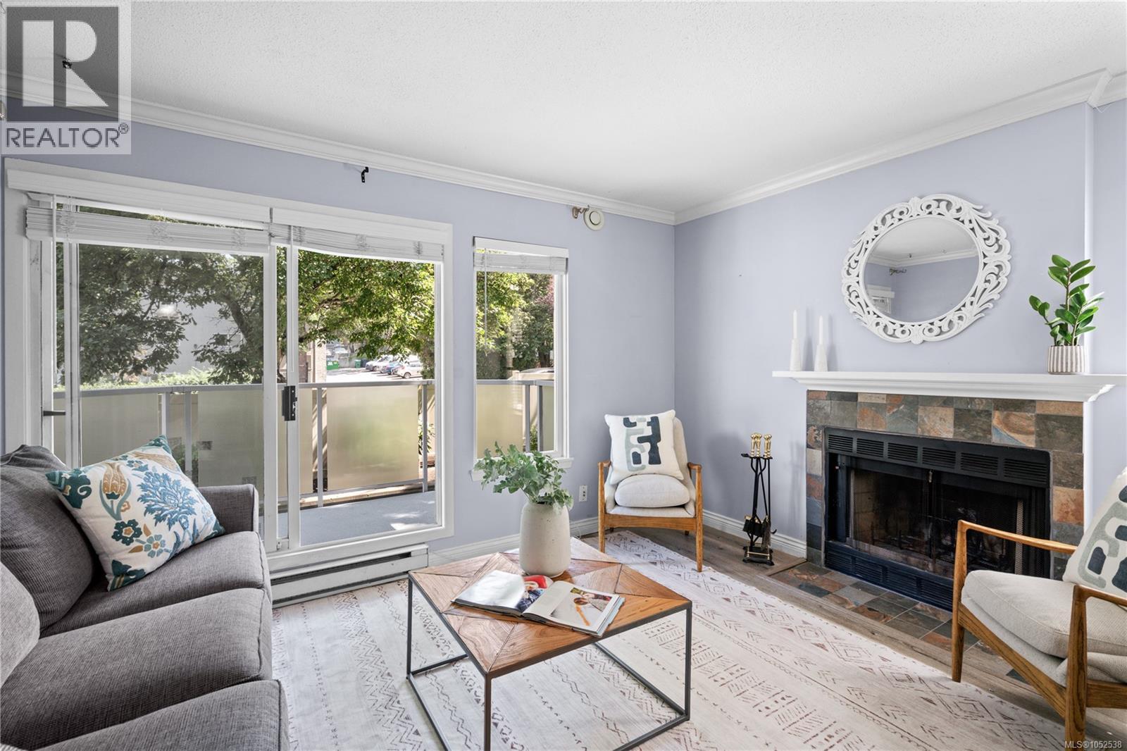214 2520 Wark St Property Photo 5