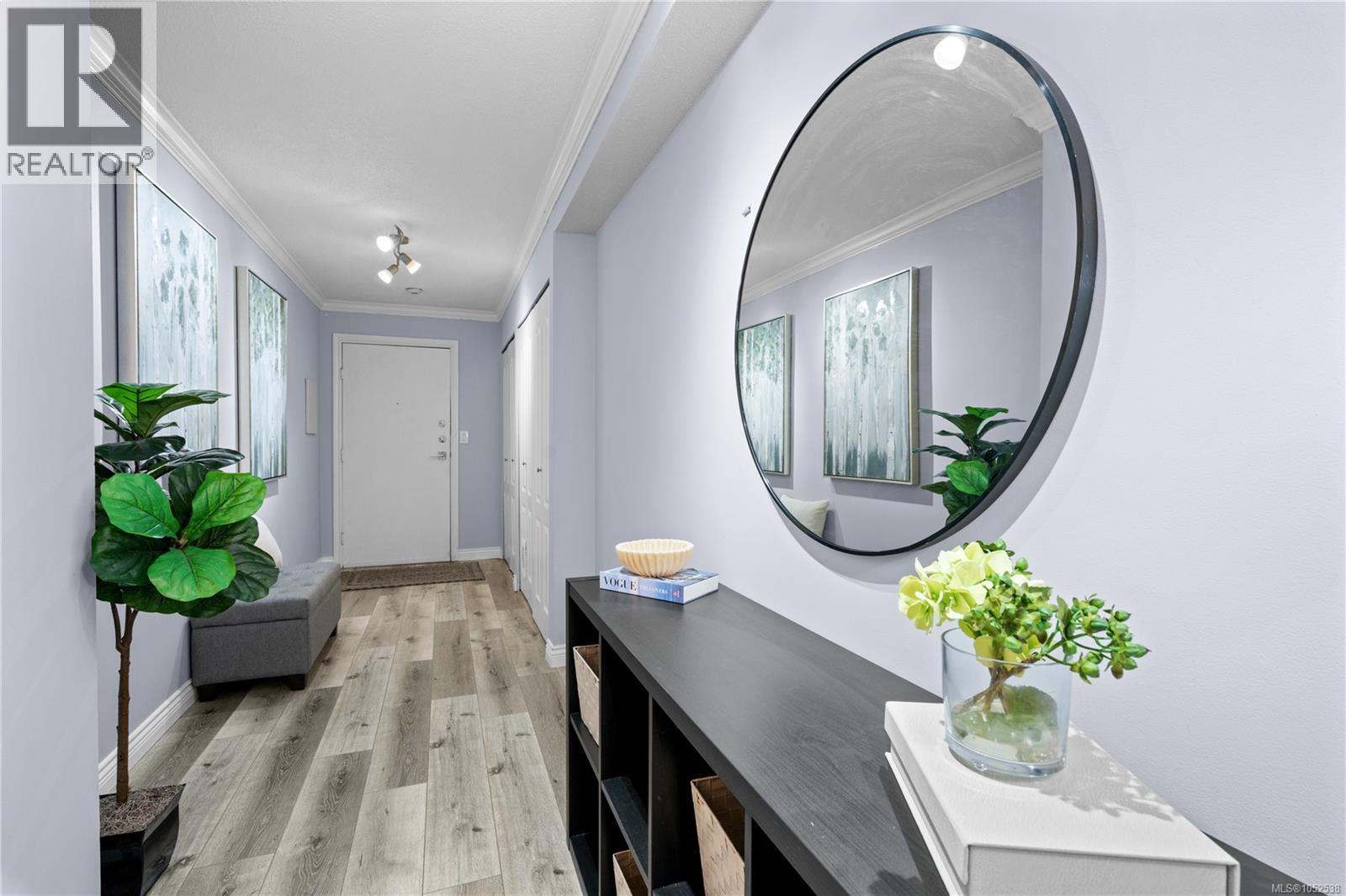 214 2520 Wark St Property Photo 14