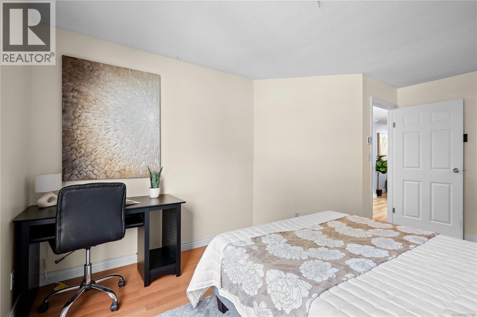 214 2520 Wark St Property Photo 17