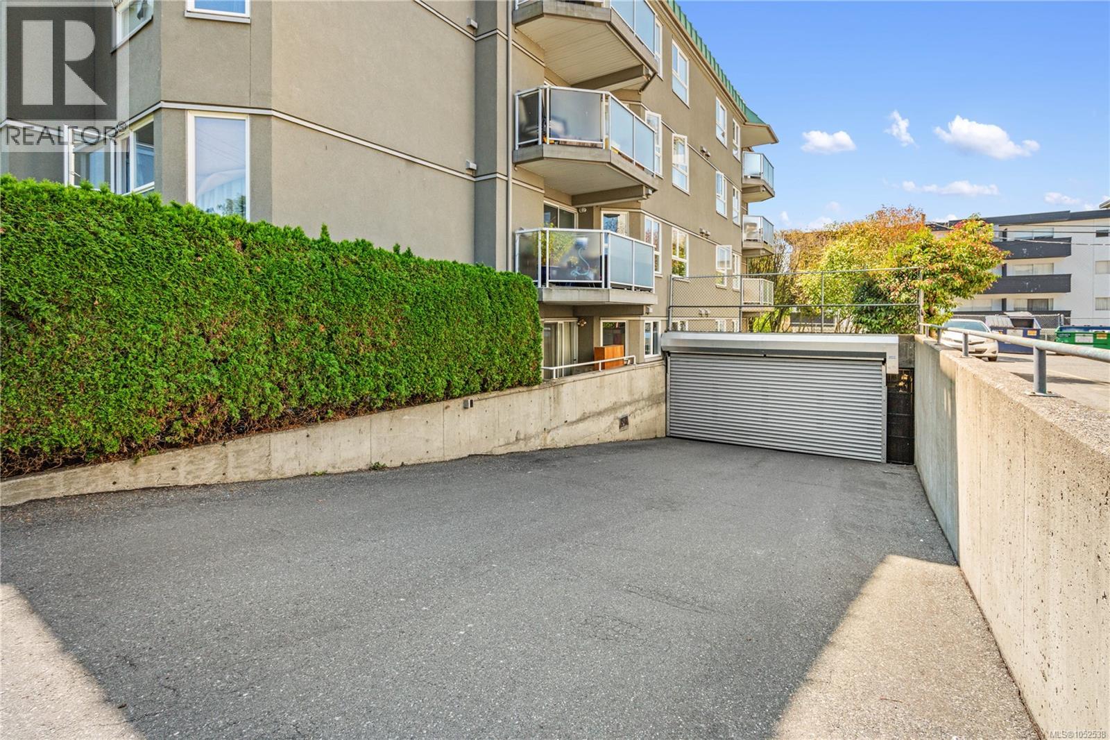 214 2520 Wark St Property Photo 29