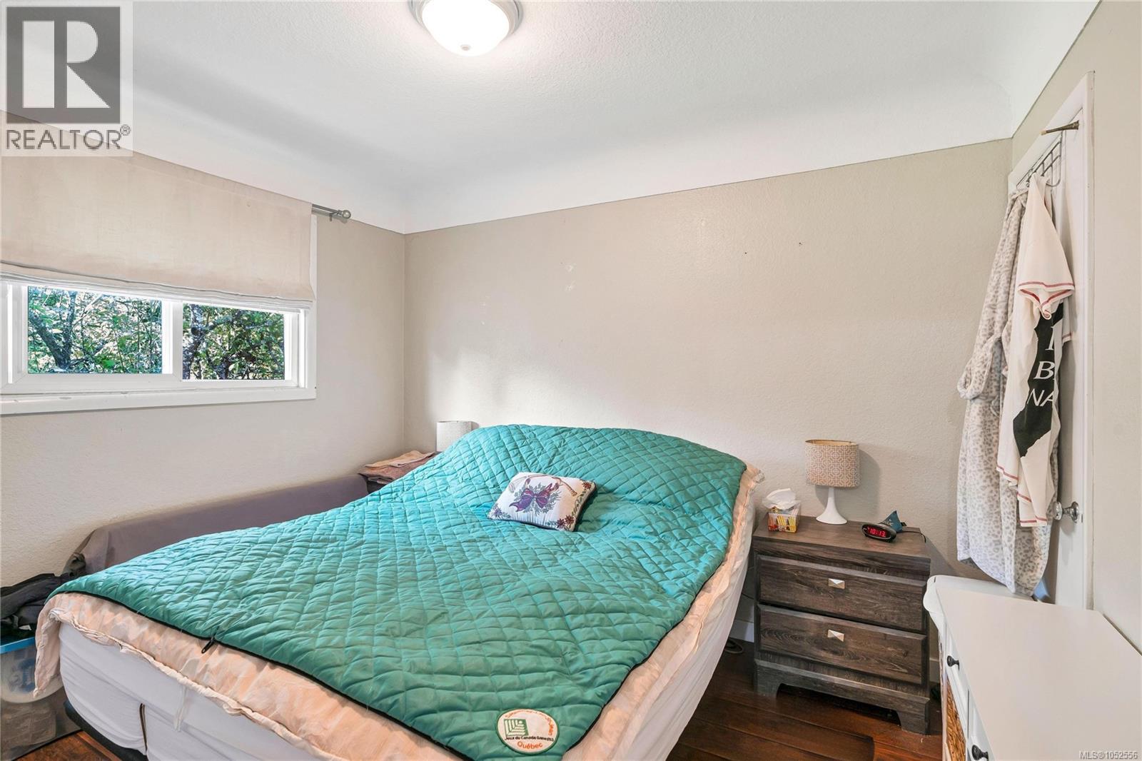 565 Baker St Property Photo 20