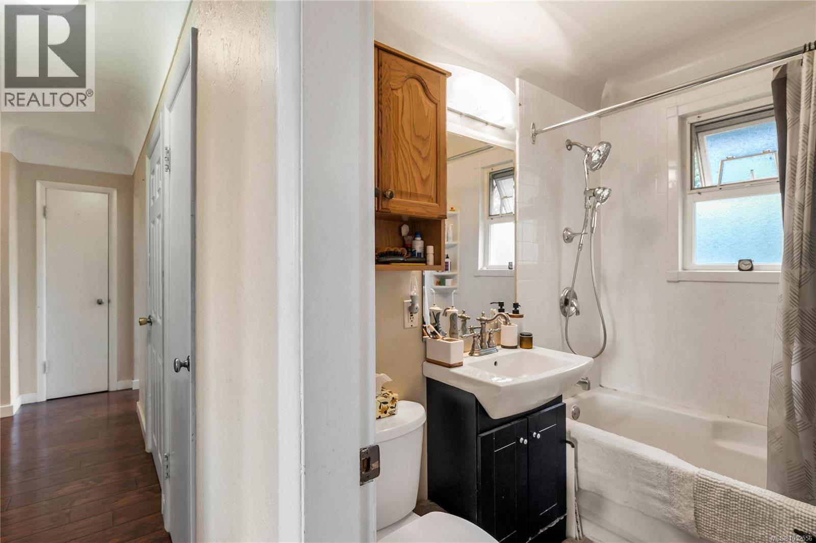 565 Baker St Property Photo 21