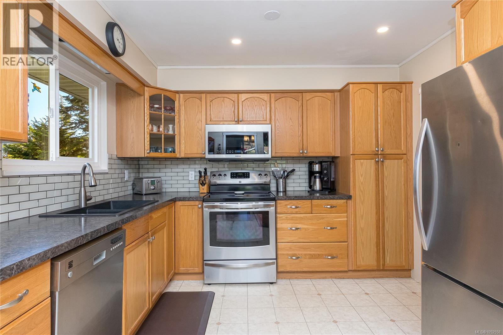 1650 Yeo St Property Photo 2