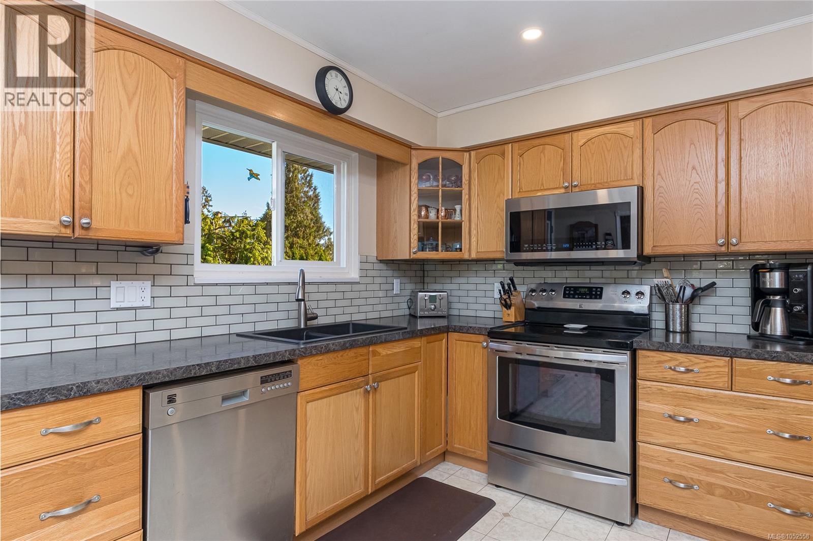 1650 Yeo St Property Photo 10