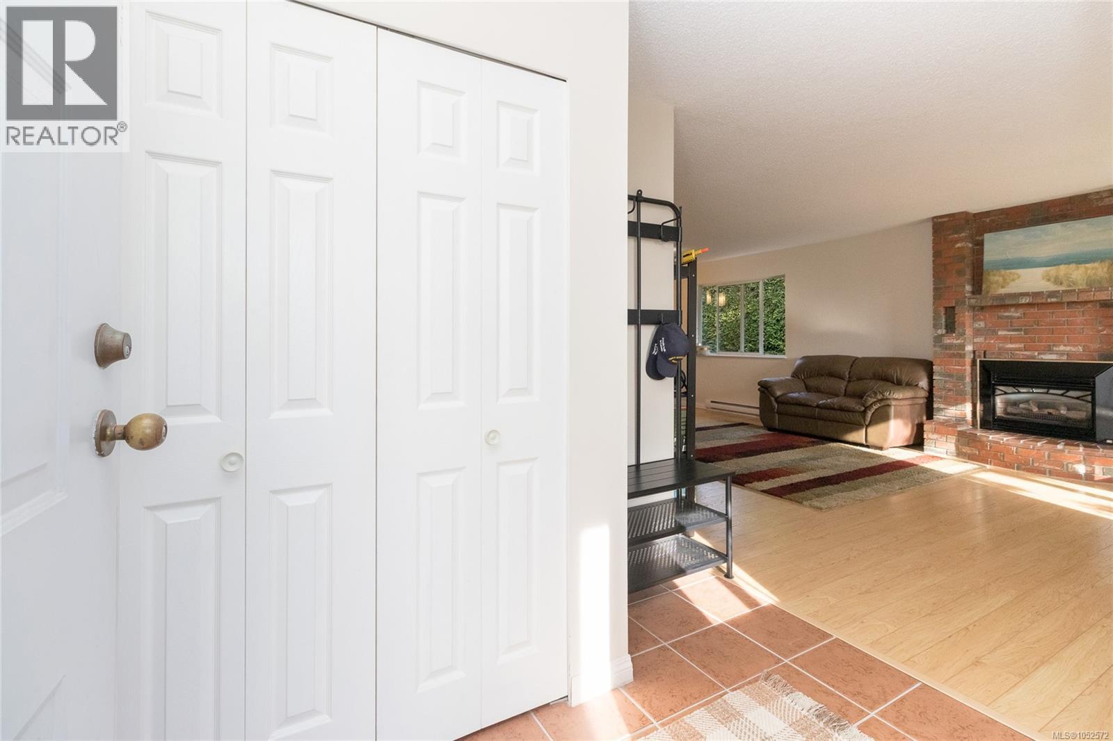 846 Pepin Cres Property Photo 4
