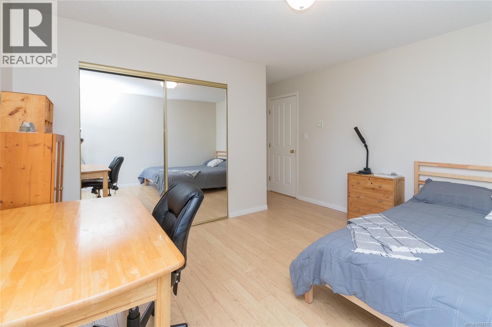 846 Pepin Cres Property Photo 19