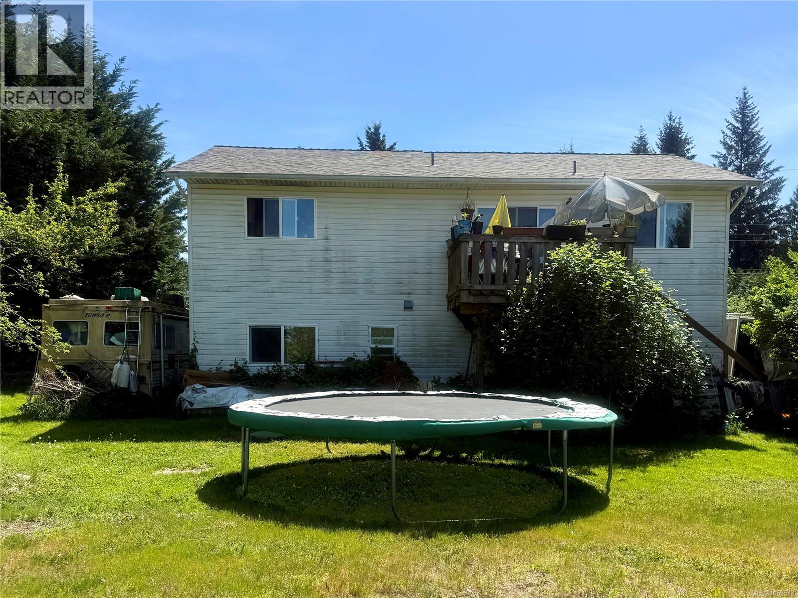 4643 Gail Cres Property Photo 2