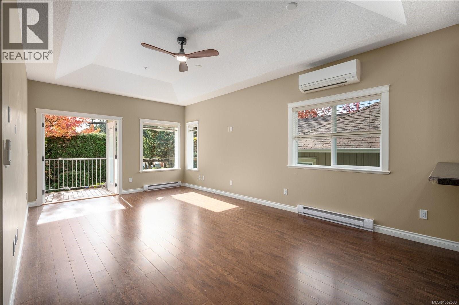 2403 Parveen Pl Property Photo 3