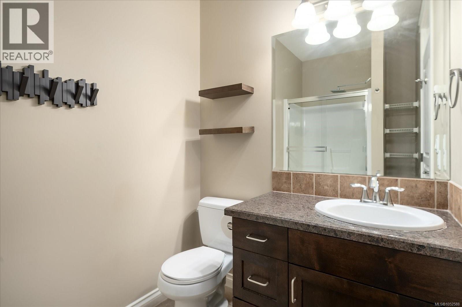 2403 Parveen Pl Property Photo 11