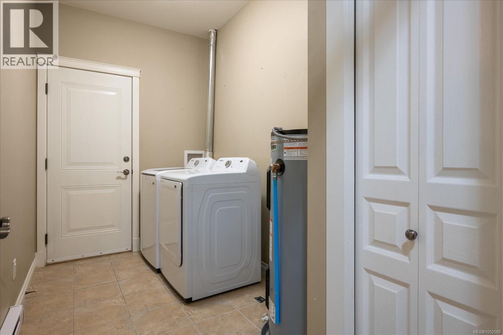 2403 Parveen Pl Property Photo 15