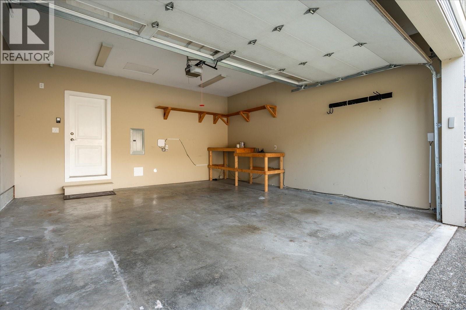 2403 Parveen Pl Property Photo 22