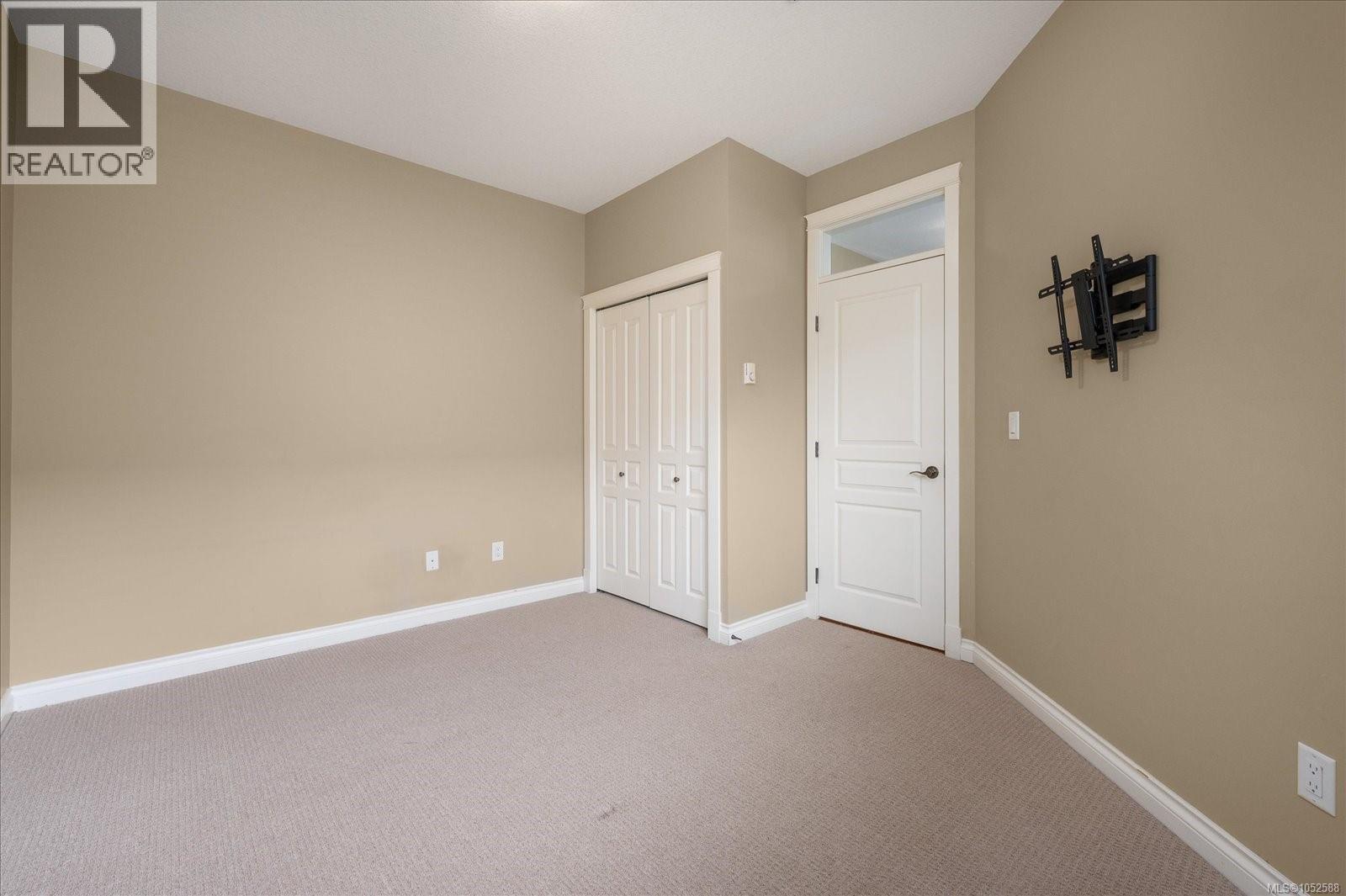 2403 Parveen Pl Property Photo 31